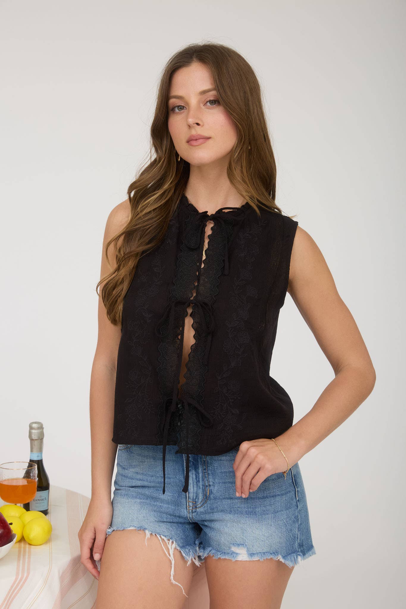 LACE FRONT TIE SLEEVELESS BLOUSE